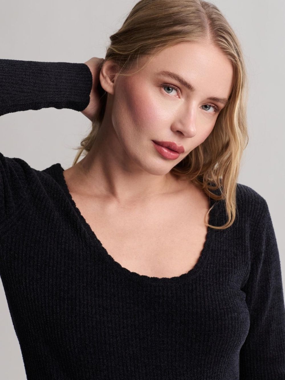 Barefoot Dreams CozyChic Ultra Lite Black Ribbed Scallop Neck Sweater Size Small - Picture 4 of 14